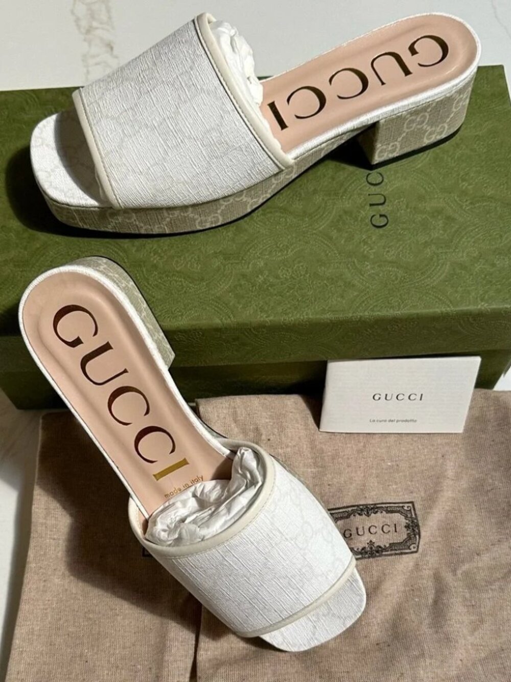 Gucci GG Supreme Canvas Slide Sandal (White, size 38)